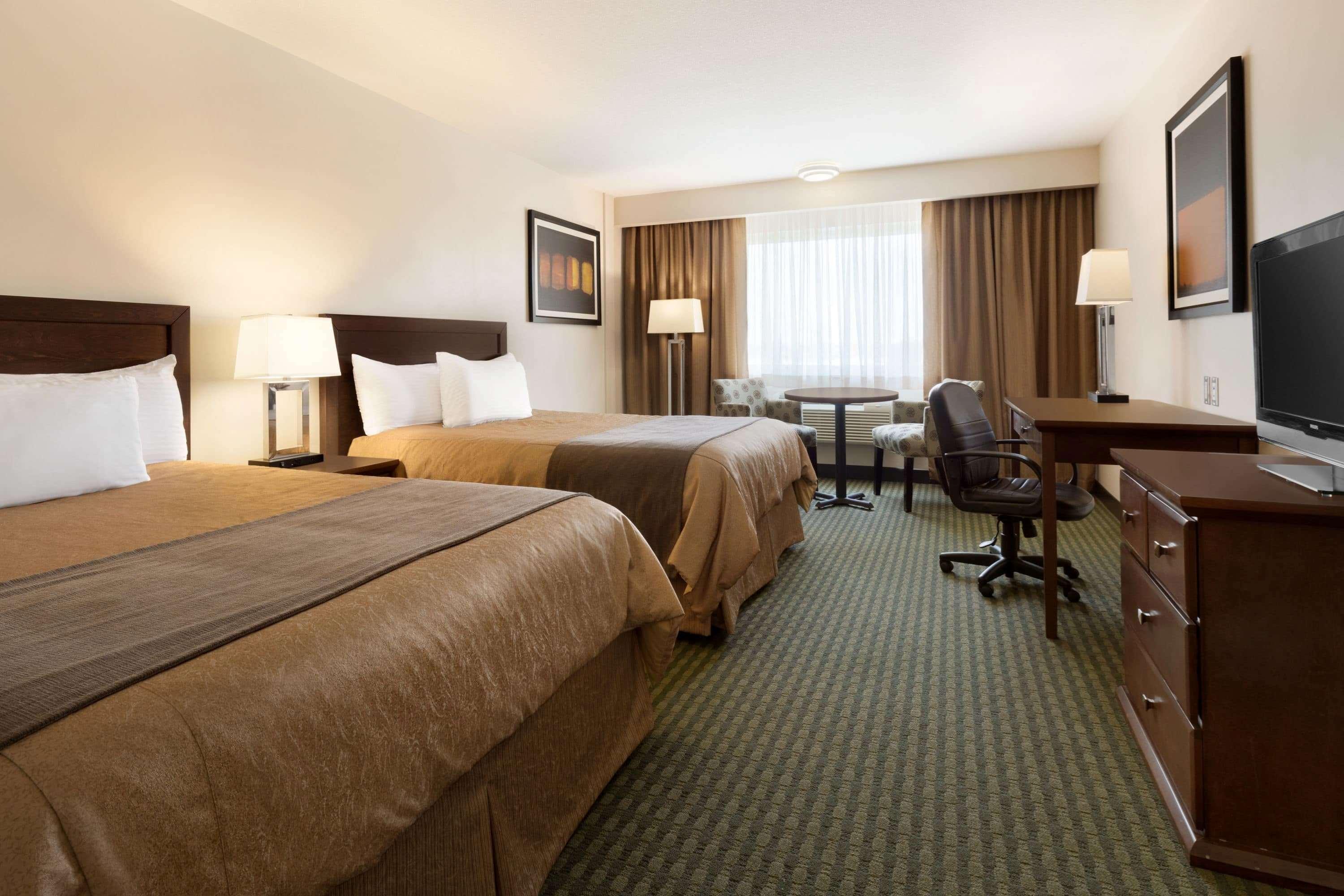 Travelodge Hotel By Wyndham Weyburn Экстерьер фото